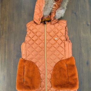 Agatha Golf Orange‎ Quilted Hooded Vest with Faux Fur Trim